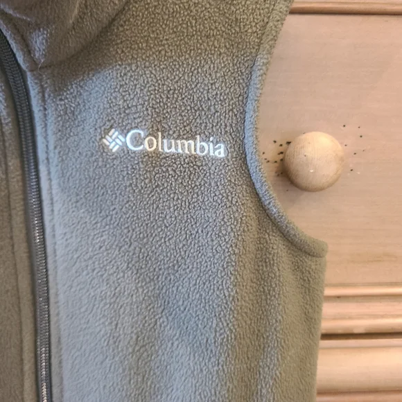 Olive Columbia fleece vest Xs kids - Picture 3 of 8